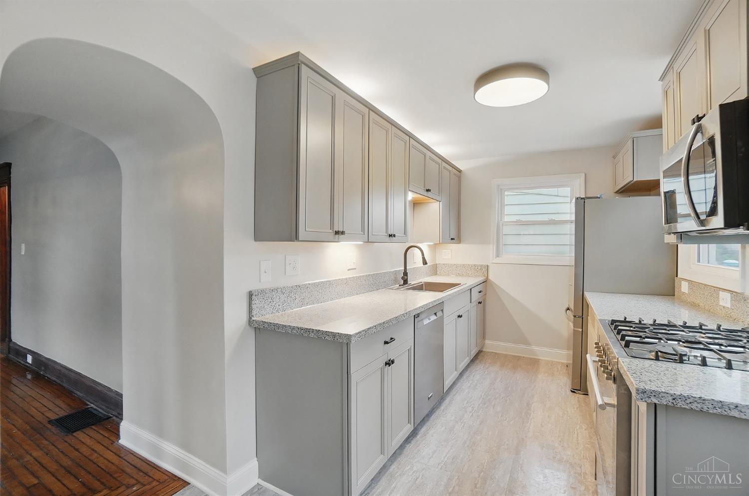 3232 Fairfield Avenue, Cincinnati, Ohio image 12