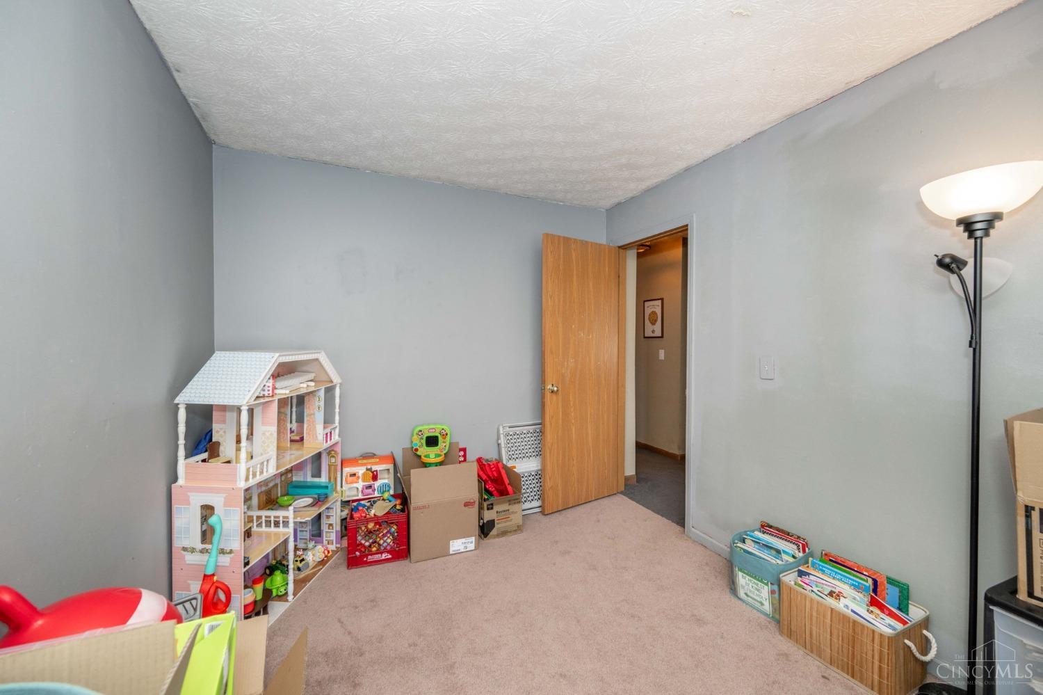 928 Charles Street, Trenton, Ohio image 32