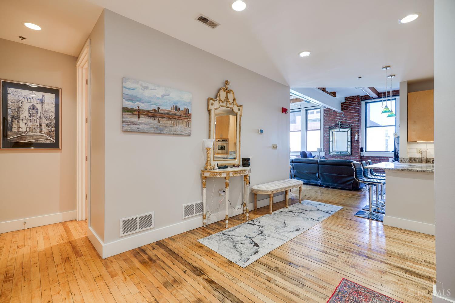 26 E Sixth Street 501