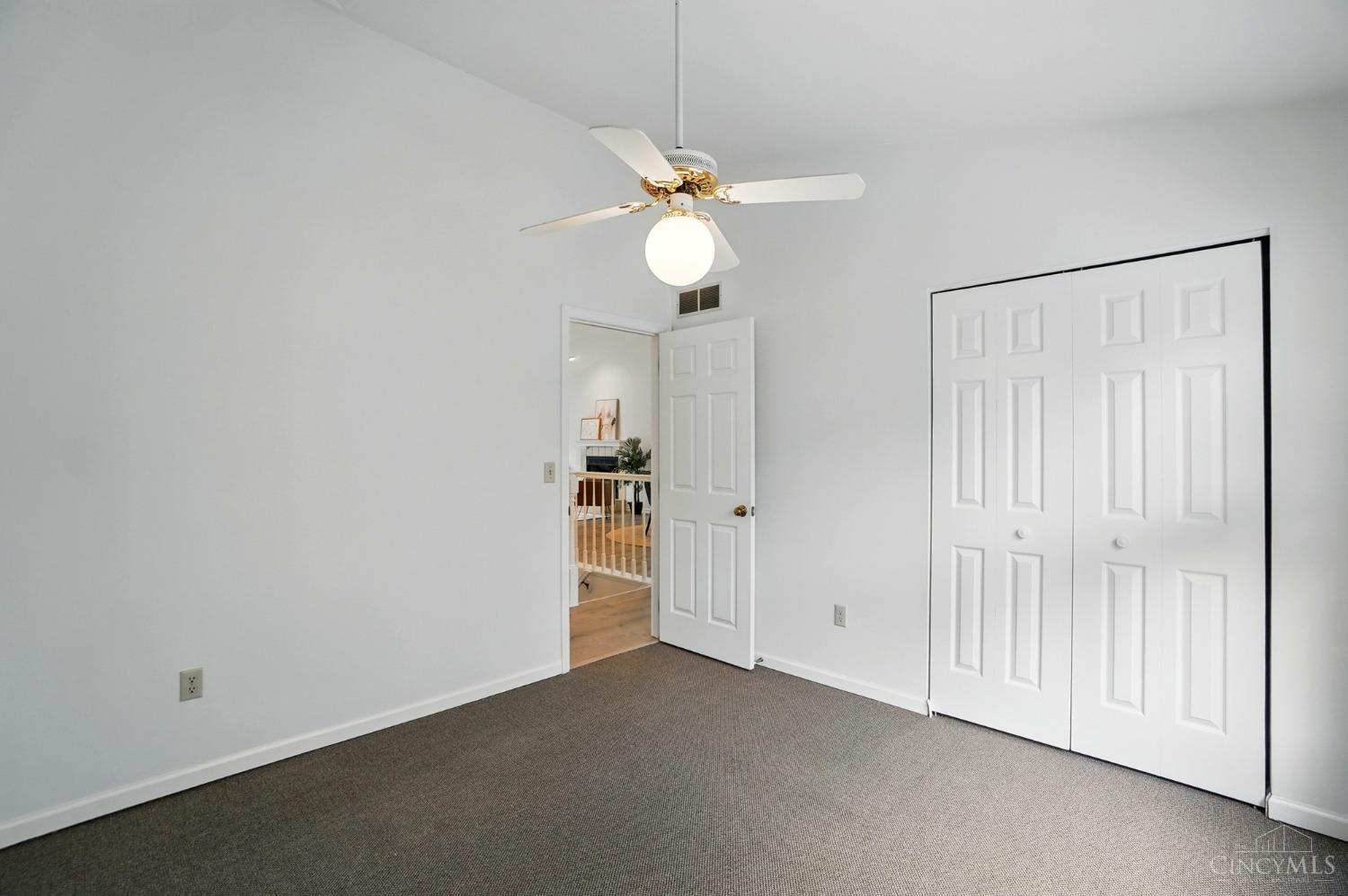5463 Hanover Circle, Cincinnati, Ohio image 16