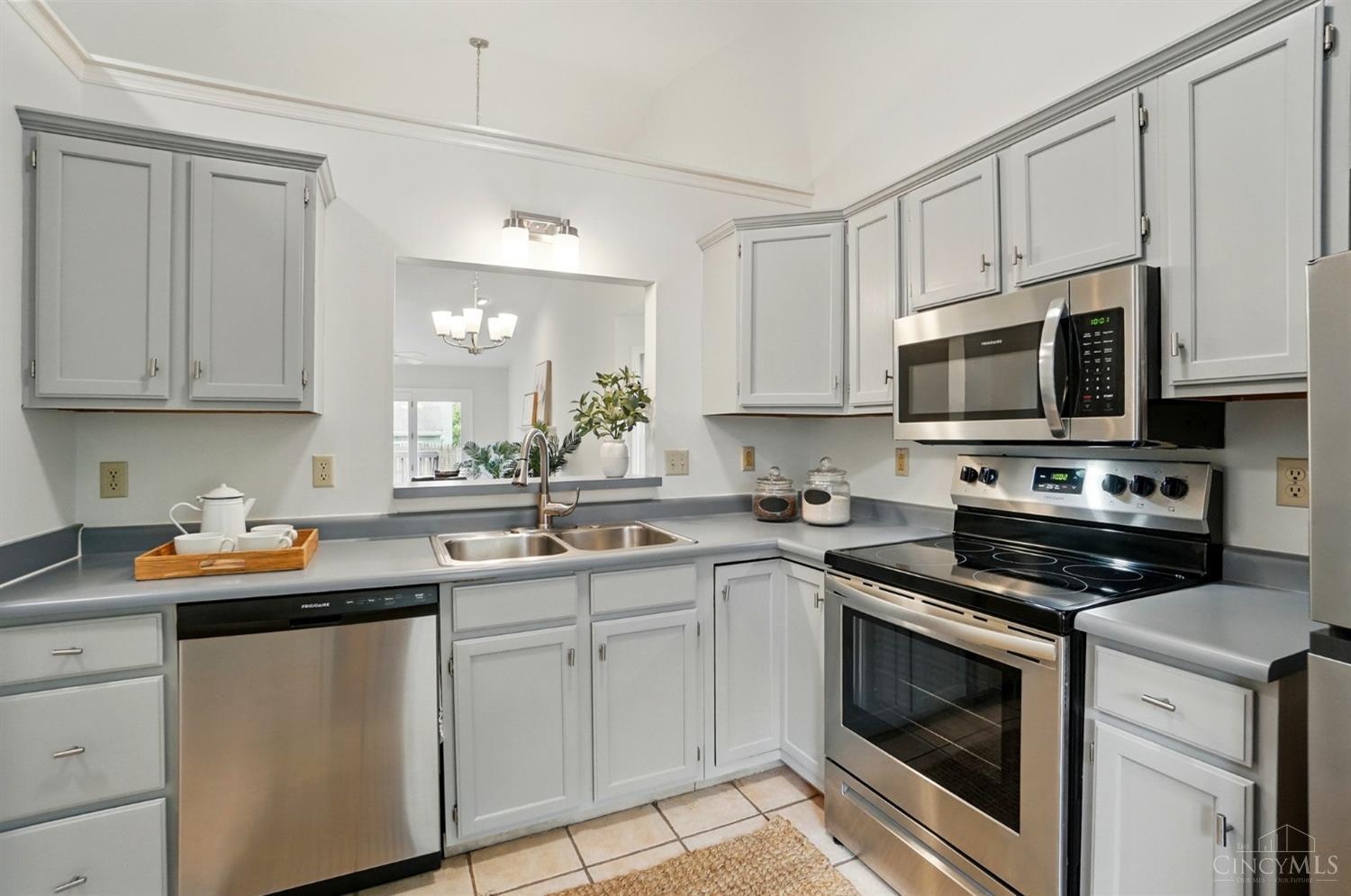 5463 Hanover Circle, Cincinnati, Ohio image 9