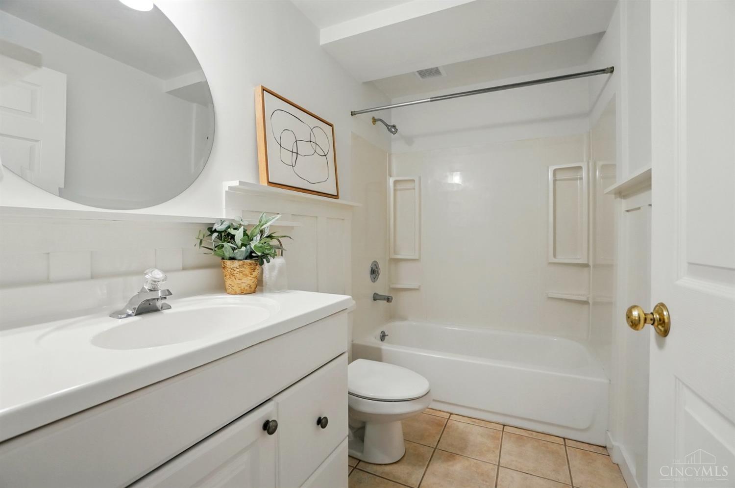5463 Hanover Circle, Cincinnati, Ohio image 25