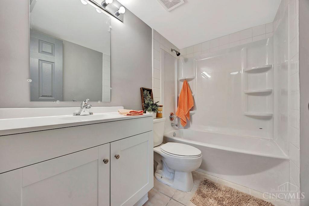 7536 Graystone Court #176, West Chester, Ohio image 19