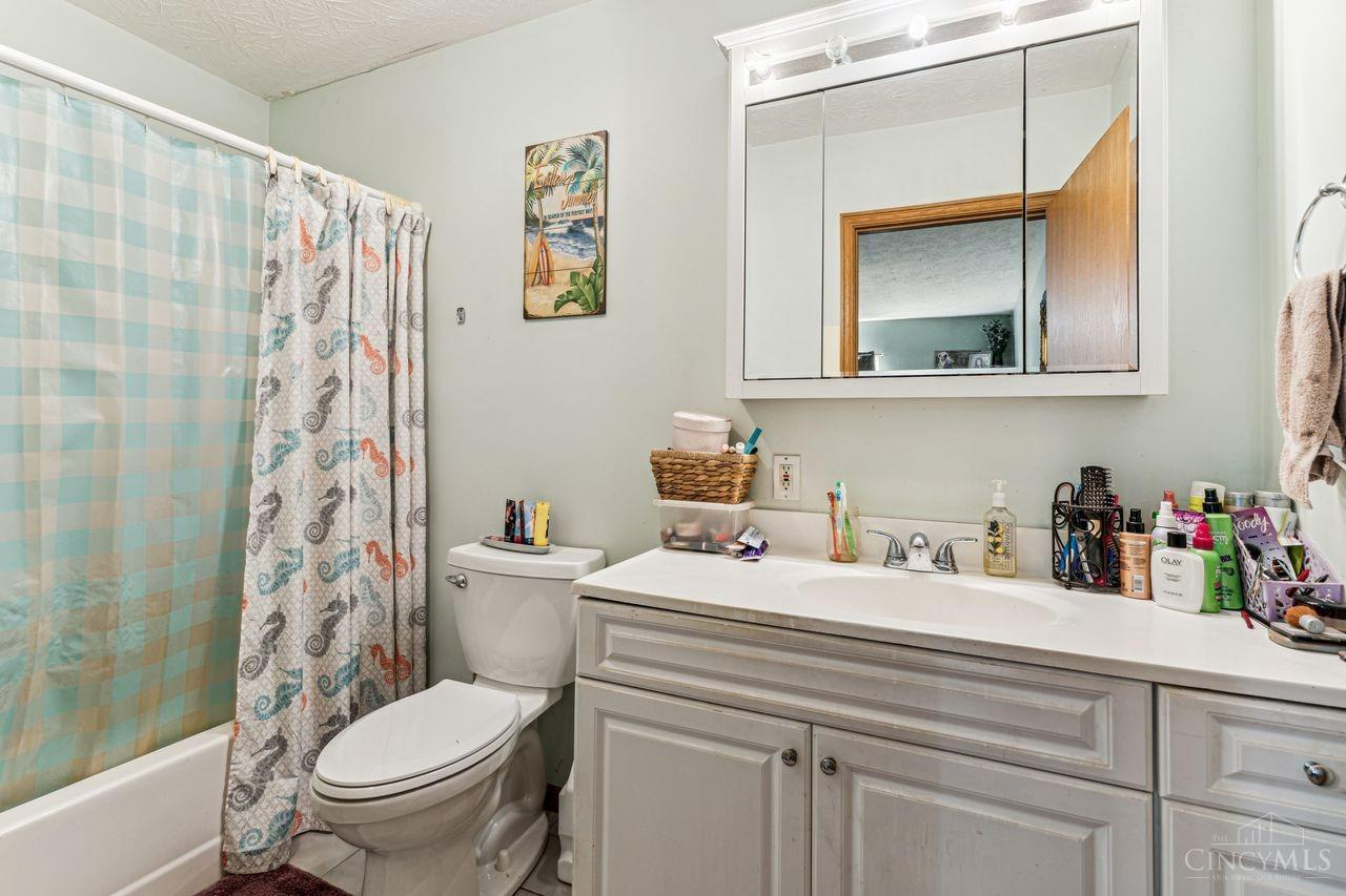 65 Douglas Circle, Georgetown, Ohio image 13