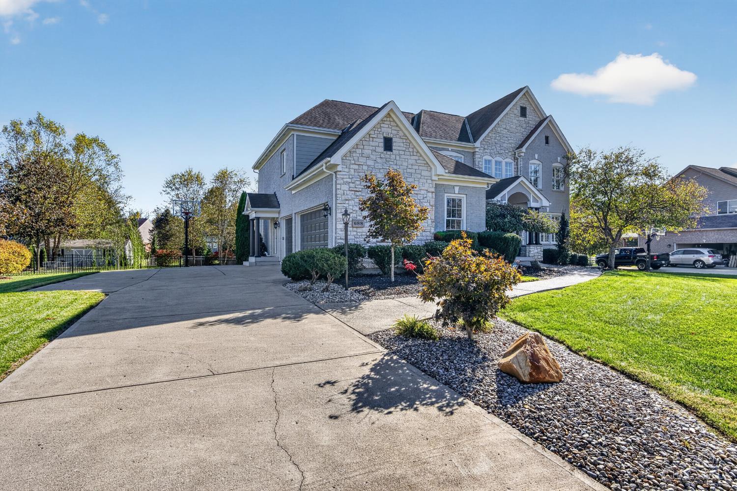 688 Ascot Drive