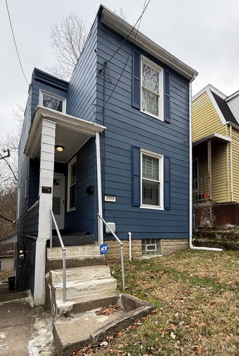 Apartment For Sale - 2594 Seegar Avenue<br/> Cincinnati, OH 45225