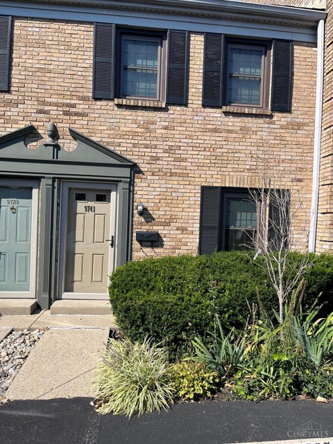 Condo For Sale - 9741 Bunker Hill Lane<br/> Montgomery, OH 45242