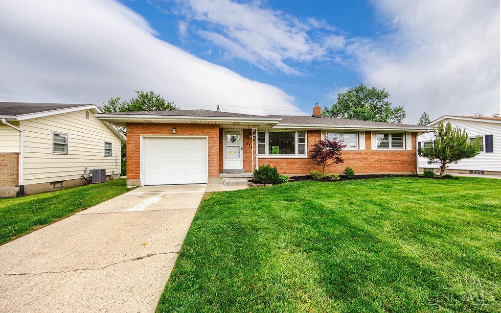 911 Sanders Drive, Hamilton, Ohio image 2