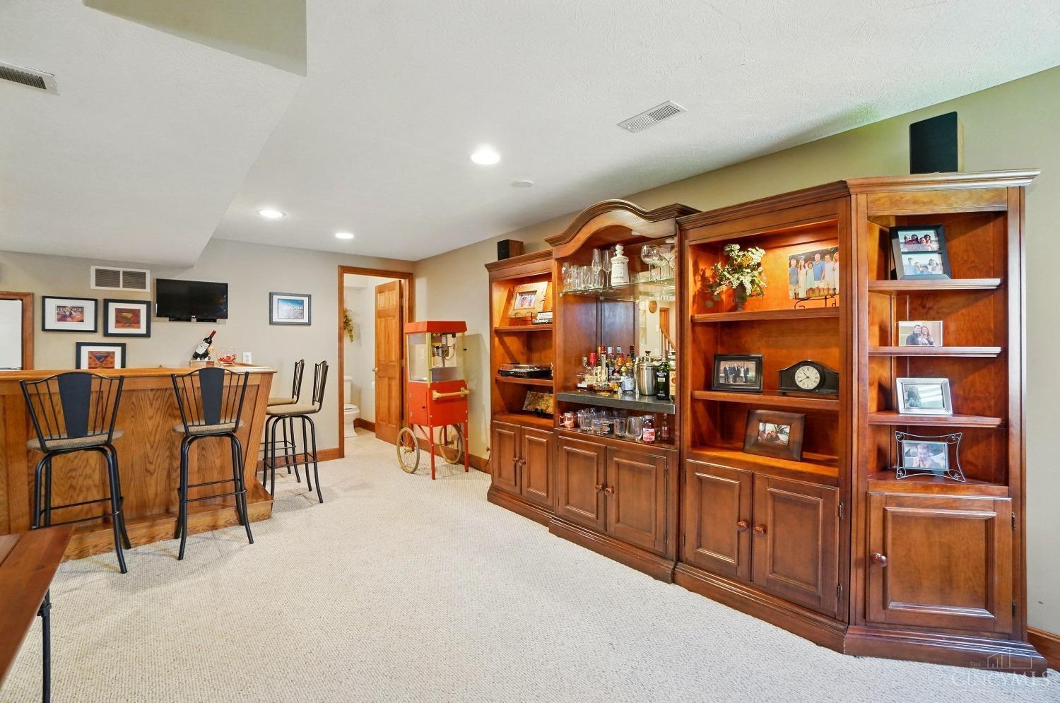 5594 Fawnwood Lane, Colerain Twp, Ohio image 37
