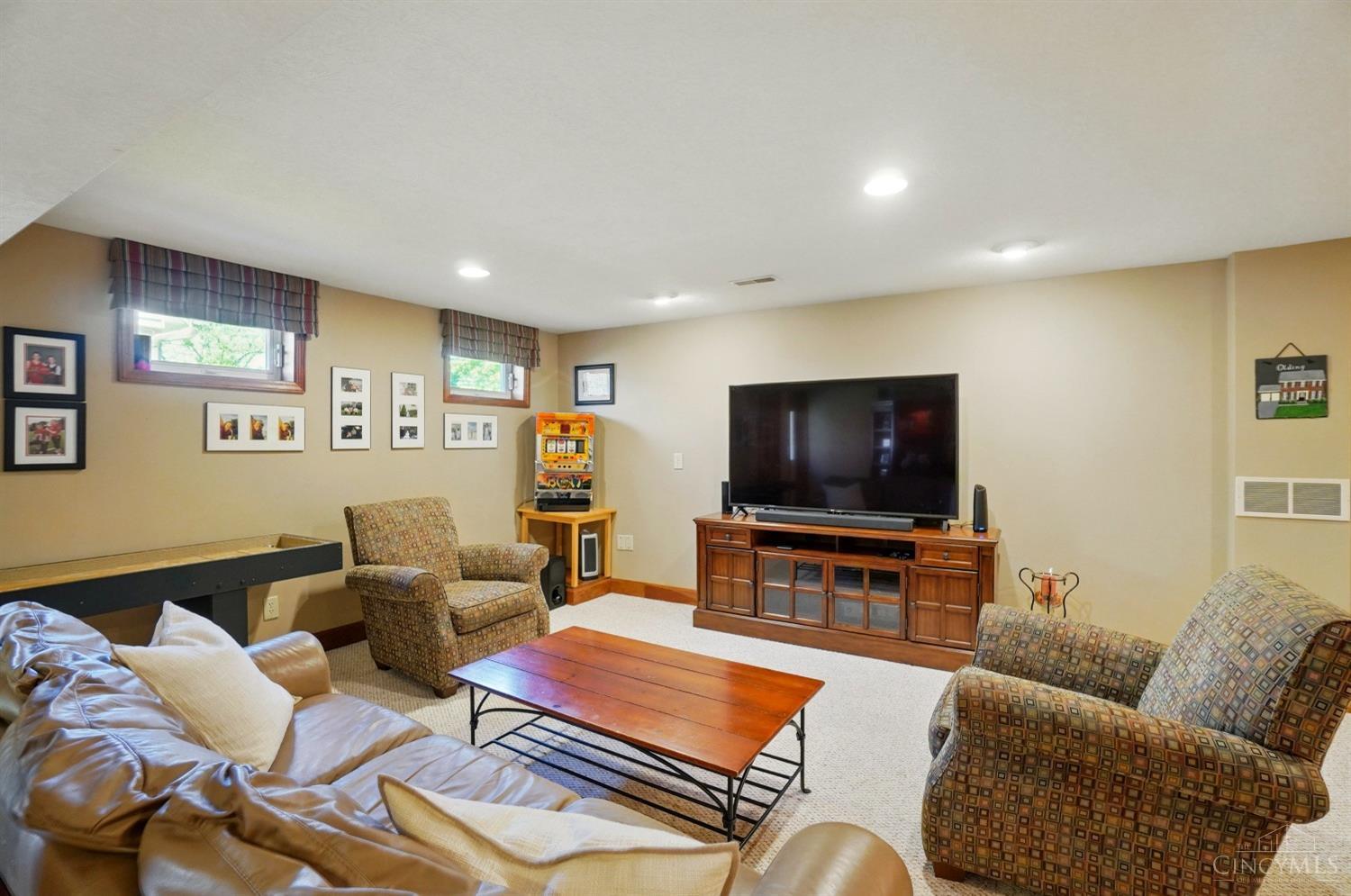 5594 Fawnwood Lane, Colerain Twp, Ohio image 36