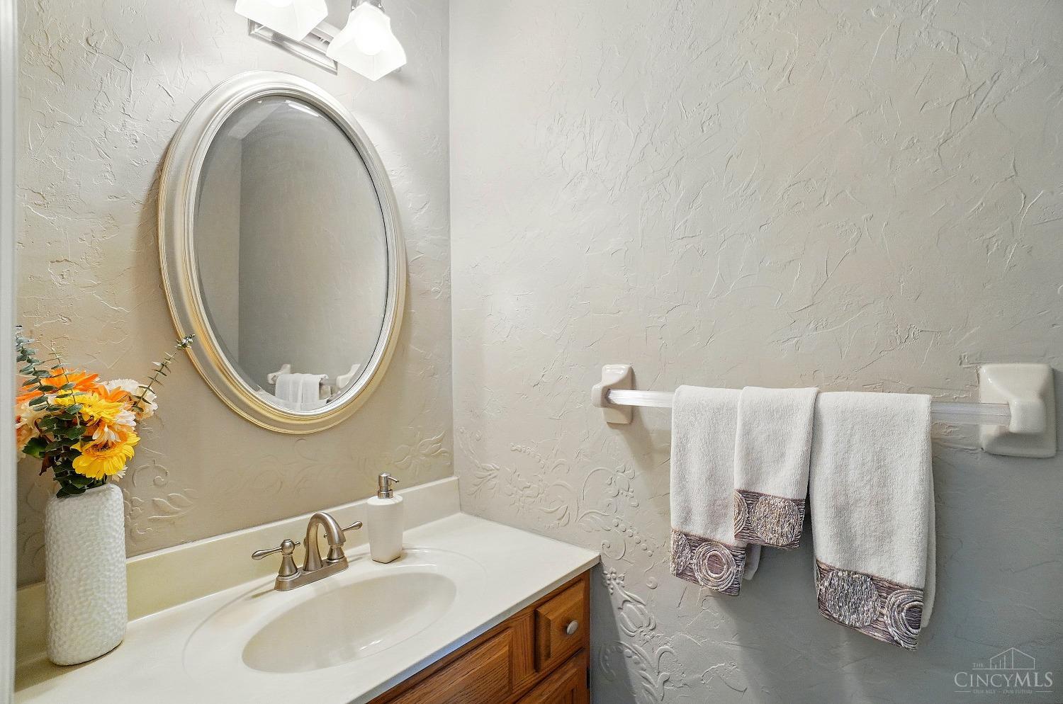 5594 Fawnwood Lane, Colerain Twp, Ohio image 21