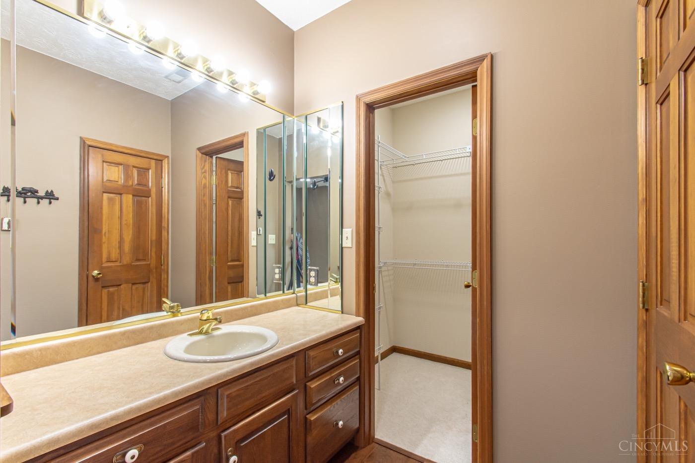 4901 Oakview Drive, Middletown, Ohio image 45