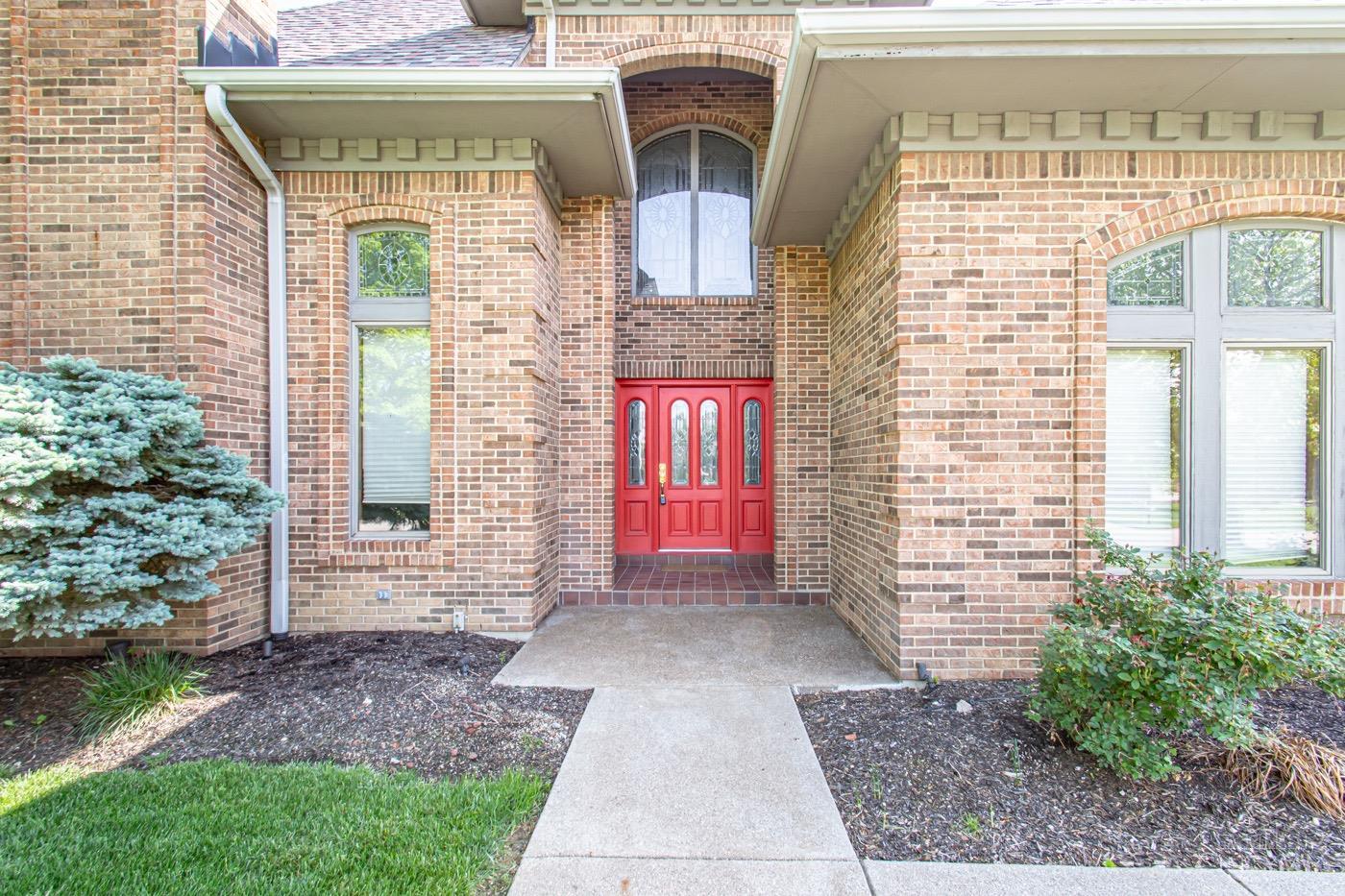 4901 Oakview Drive, Middletown, Ohio image 2