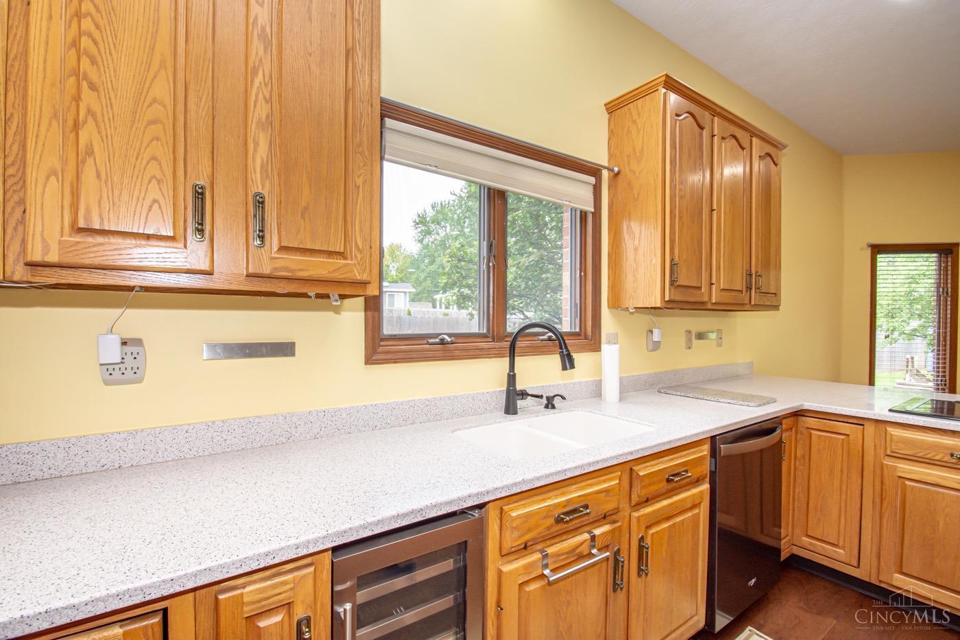 4901 Oakview Drive, Middletown, Ohio image 20