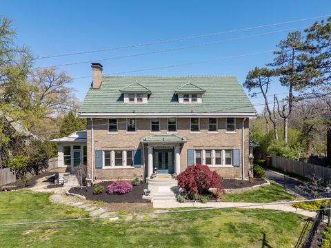 Photo of 718 Clinton Springs Avenue, Cincinnati, OH 45229 (MLS # 1874794)