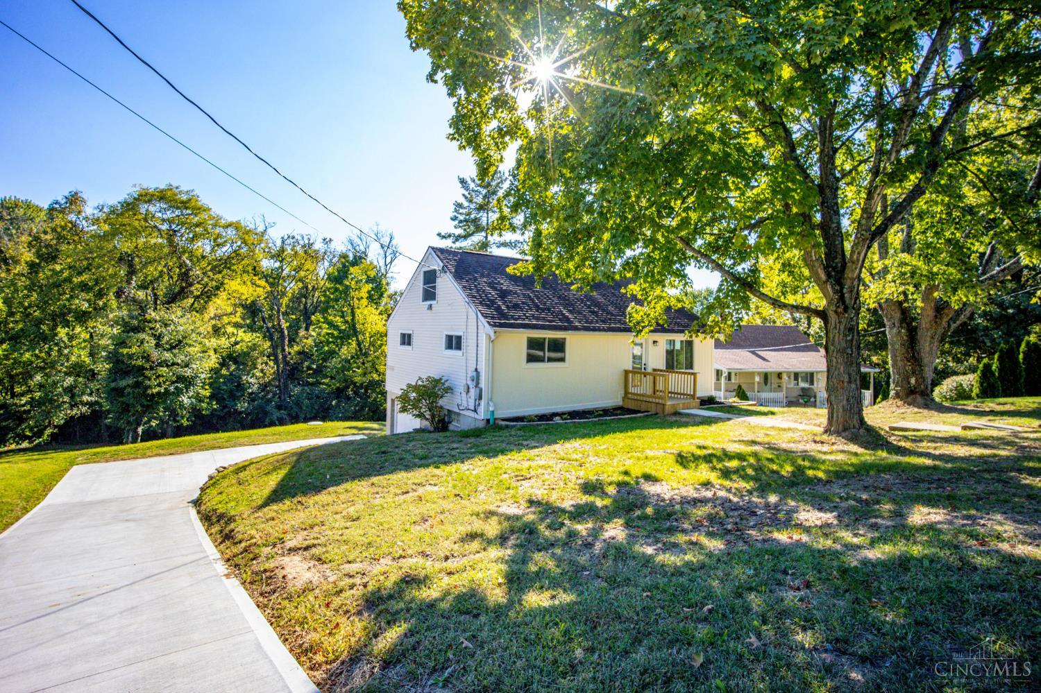 6435 Louese Lane