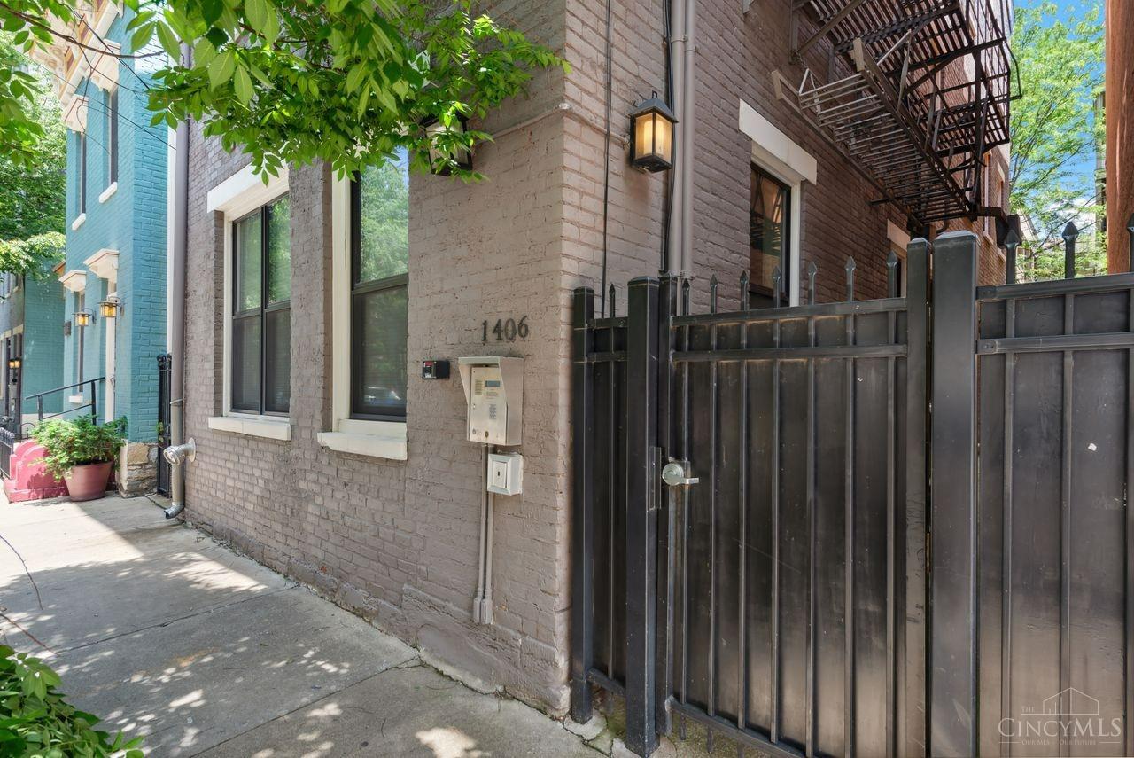 1406 Republic Street 102