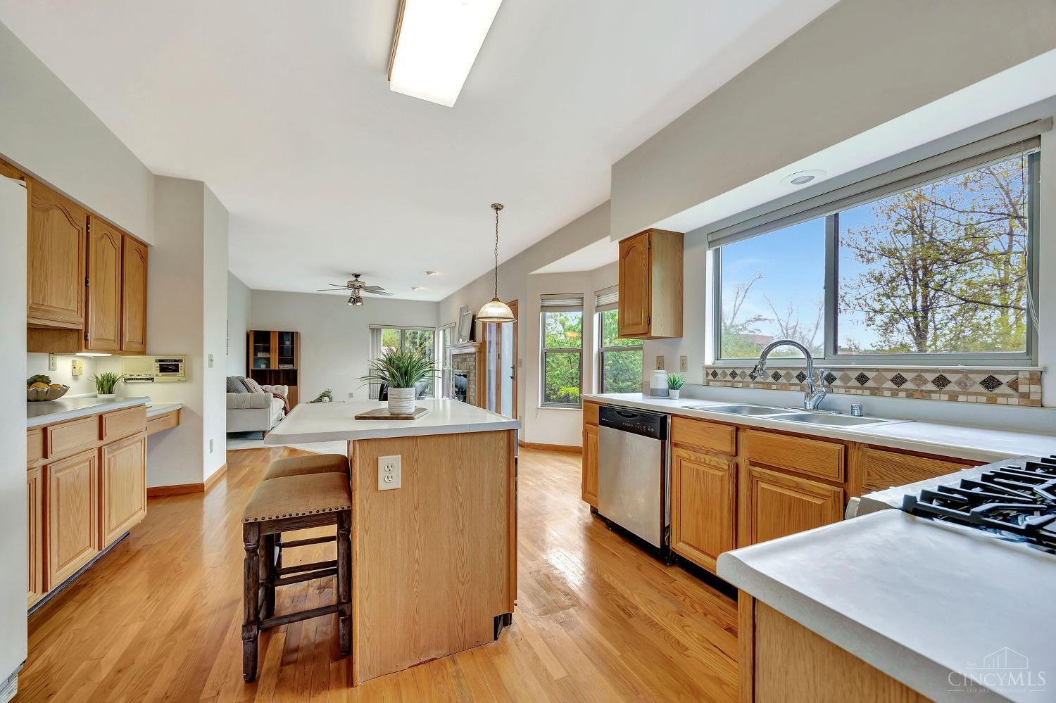 6026 Tarn Circle, Mason, Ohio image 13
