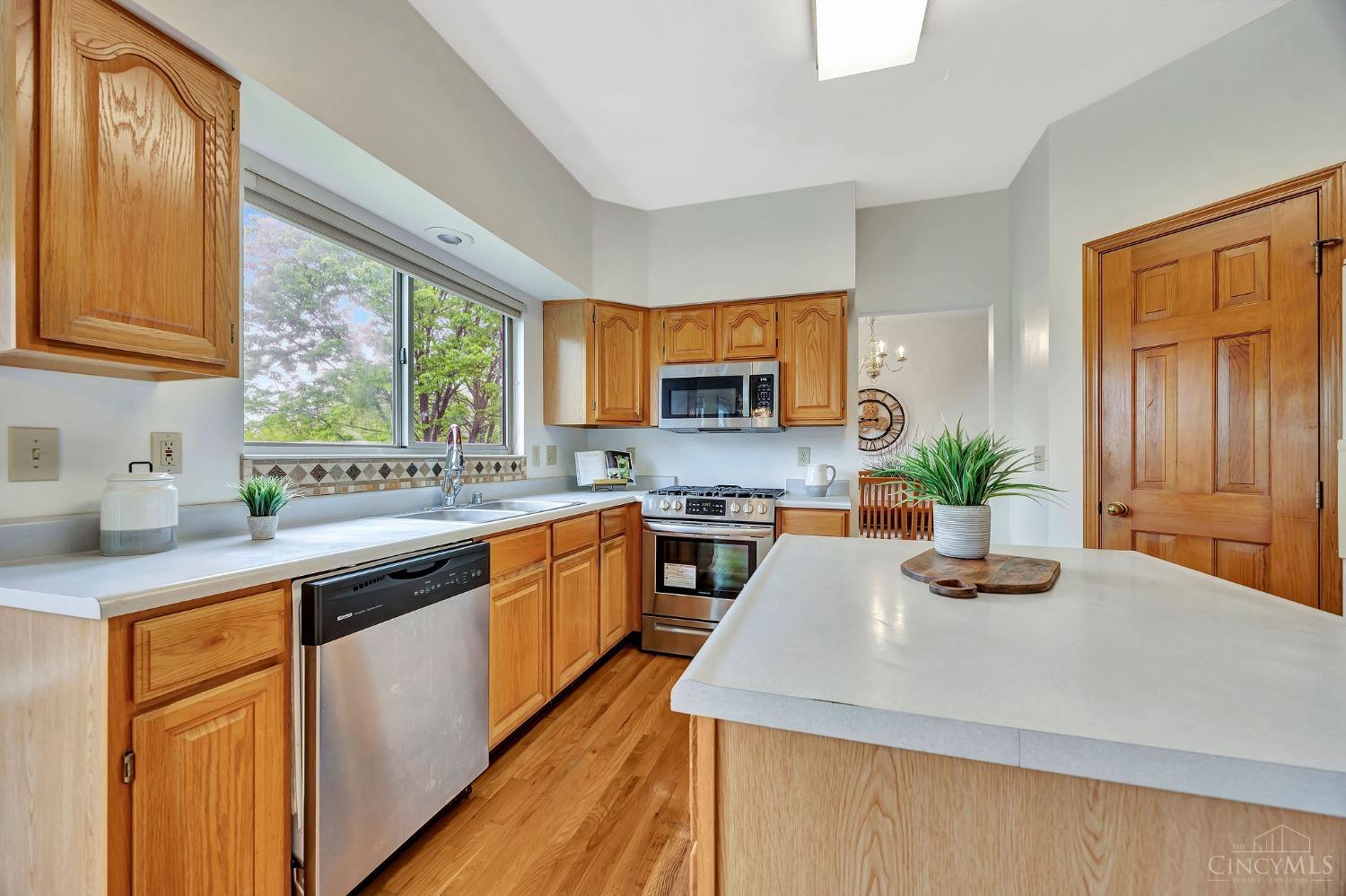 6026 Tarn Circle, Mason, Ohio image 11