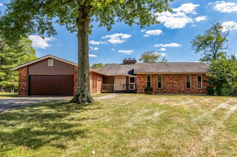 Photo of 524 Topfield Drive, Pierce Township, OH 45255 (MLS # 1855379)