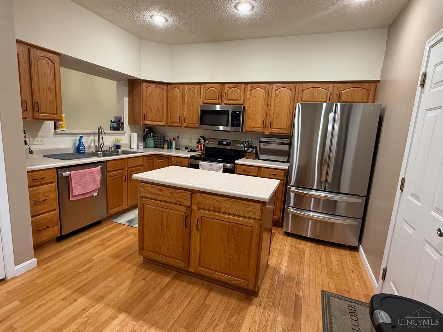 5949 Castlewood Crossing, Milford, Ohio image 3
