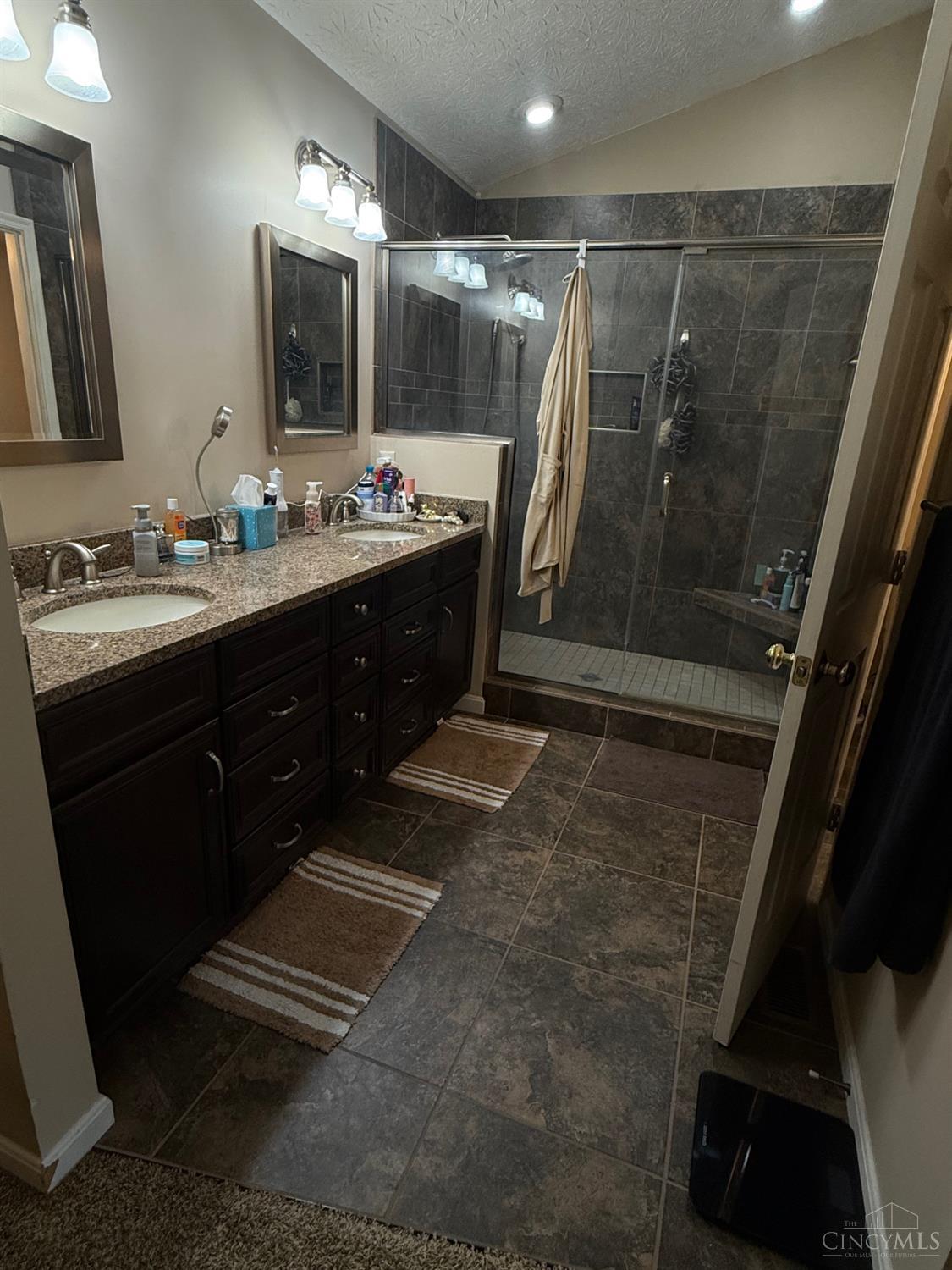 5949 Castlewood Crossing, Milford, Ohio image 18
