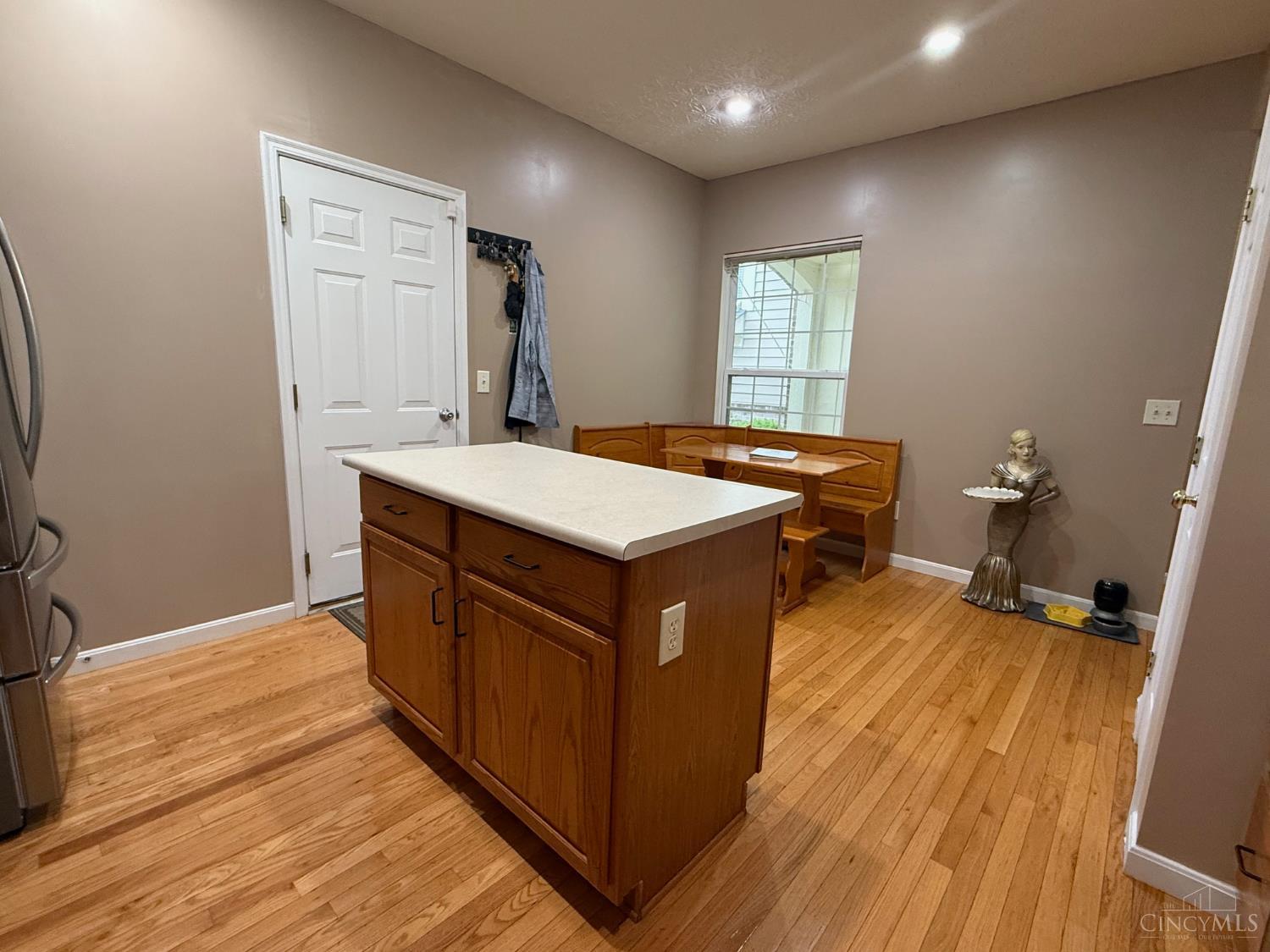 5949 Castlewood Crossing, Milford, Ohio image 4