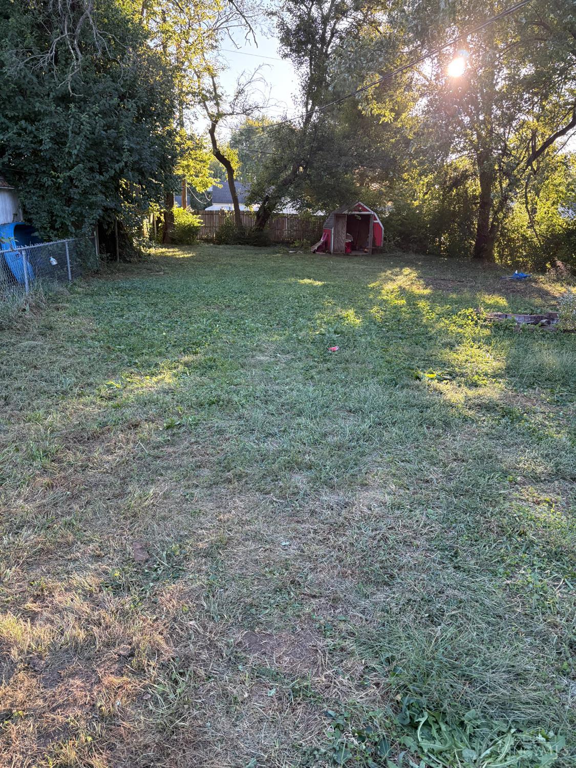 2204 Hawthorne Street