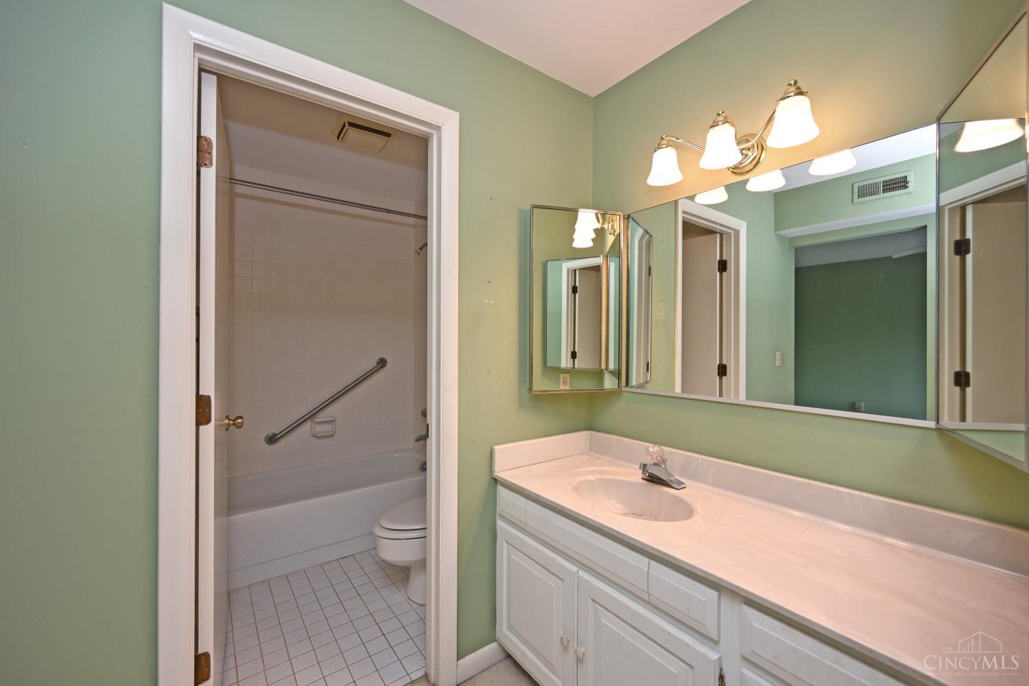 3816 Ashworth Drive, Cincinnati, Ohio image 21