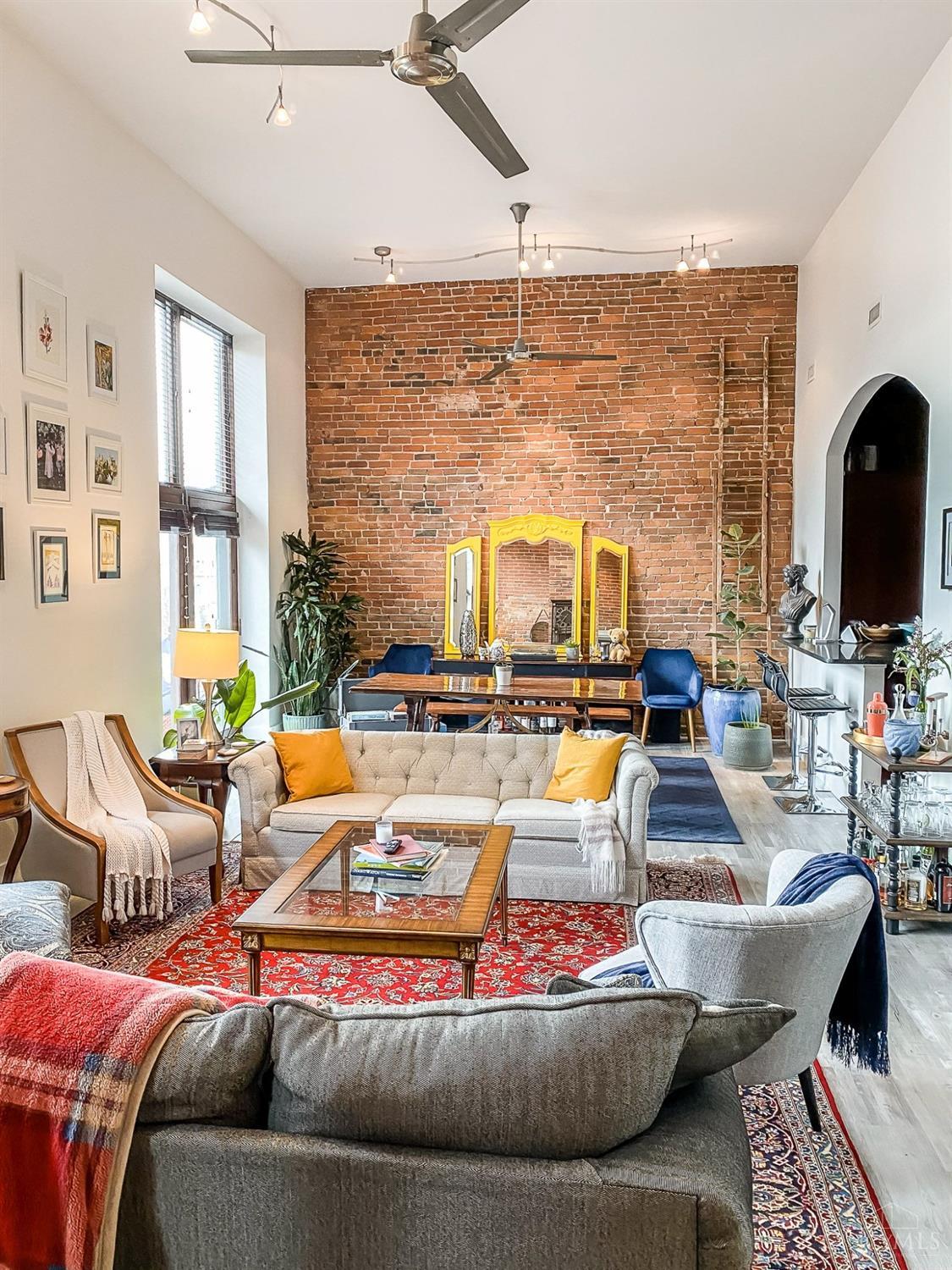 412 Liberty Hill 3C
