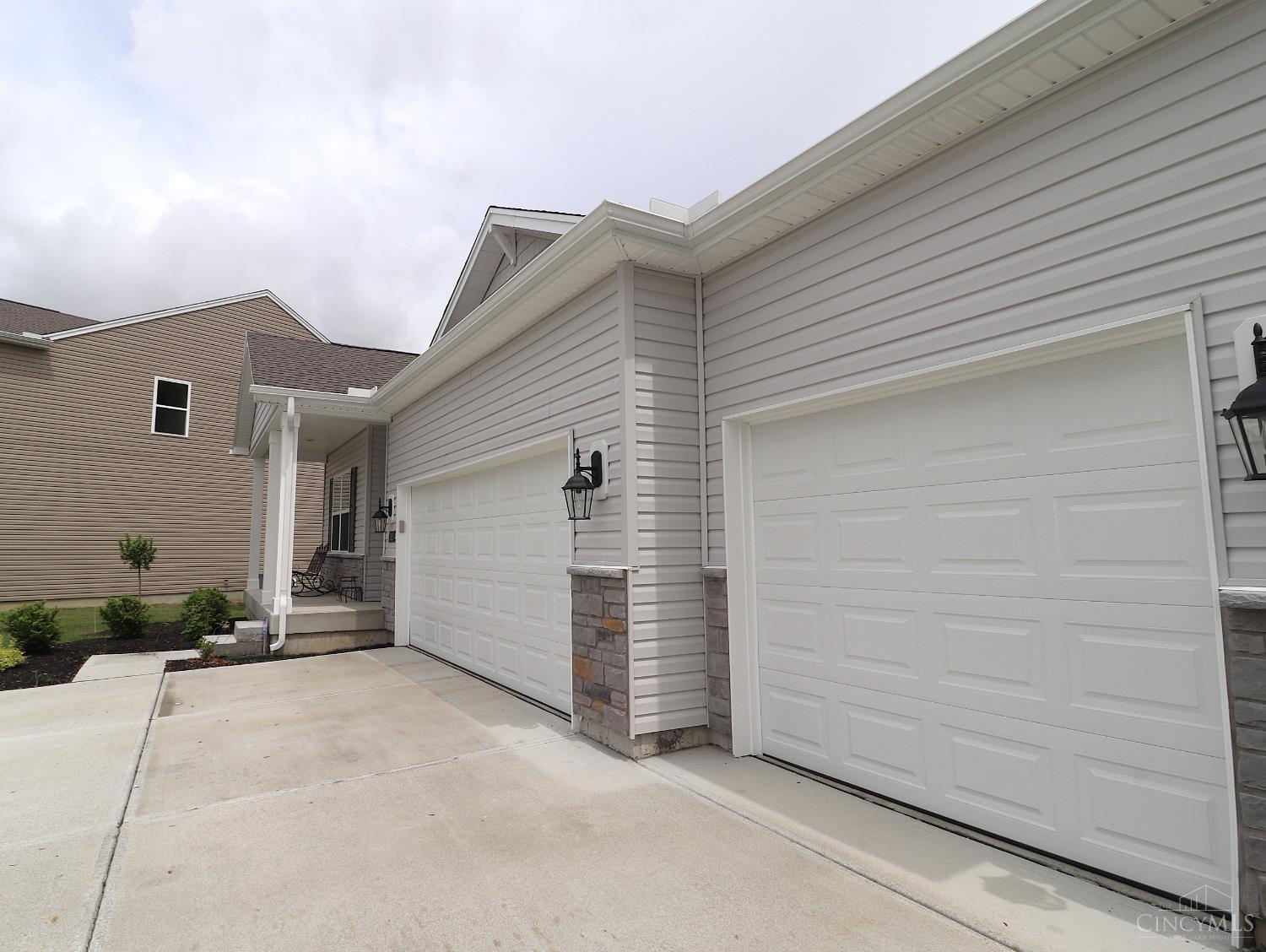 1802 Oak Cove Cv, Goshen Twp, Ohio image 7