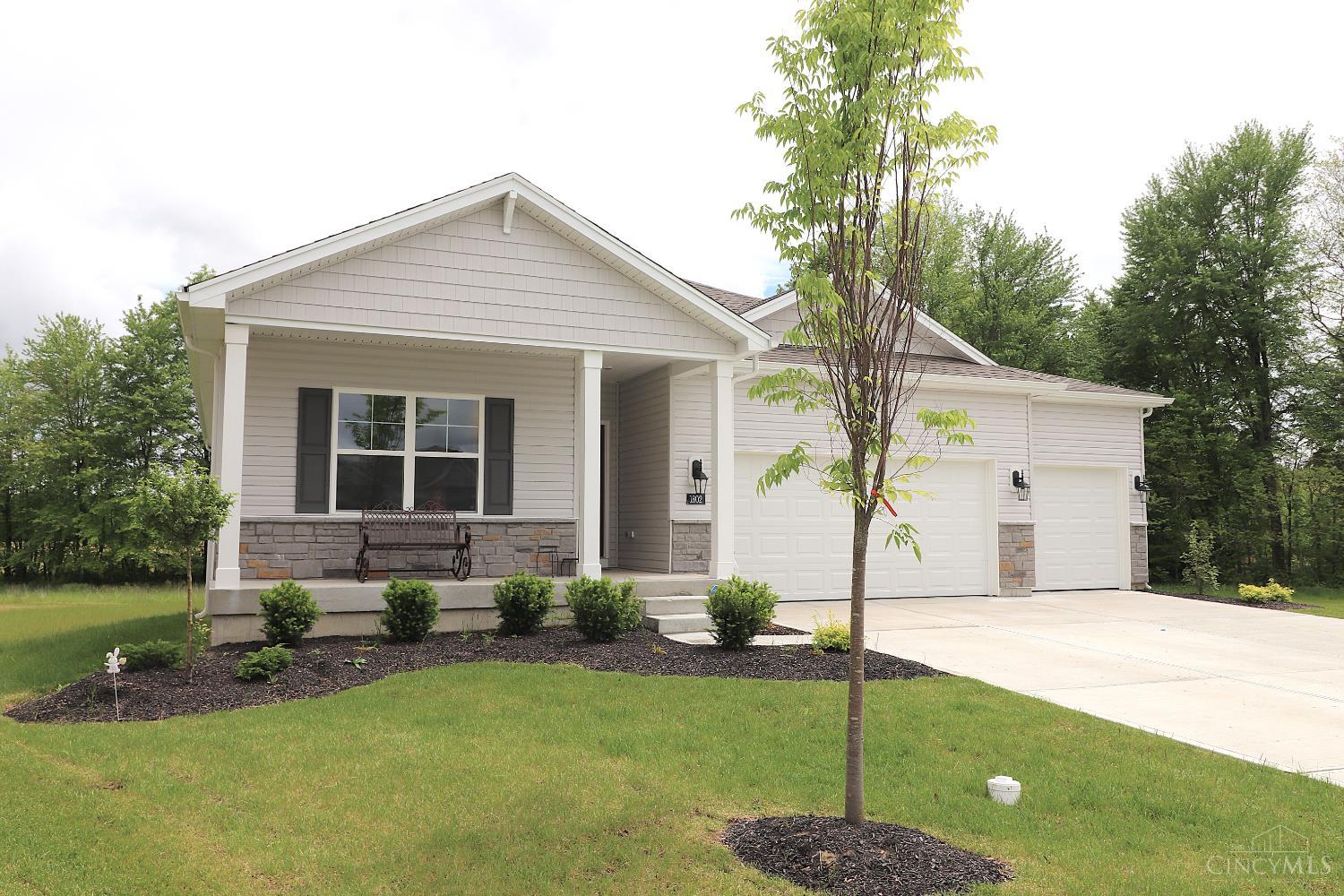 1802 Oak Cove Cv, Goshen Twp, Ohio image 1