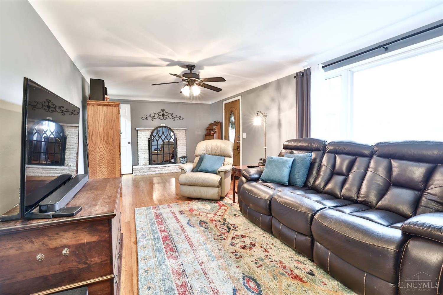 5795 Meadow View Drive