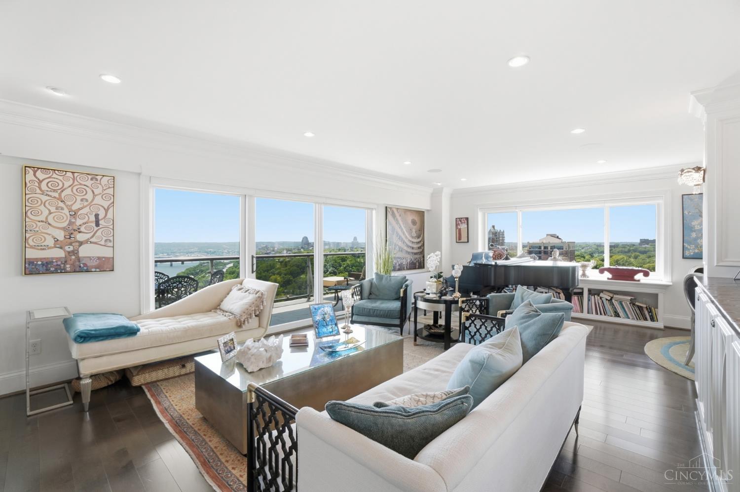 2200 Victory Parkway 2303