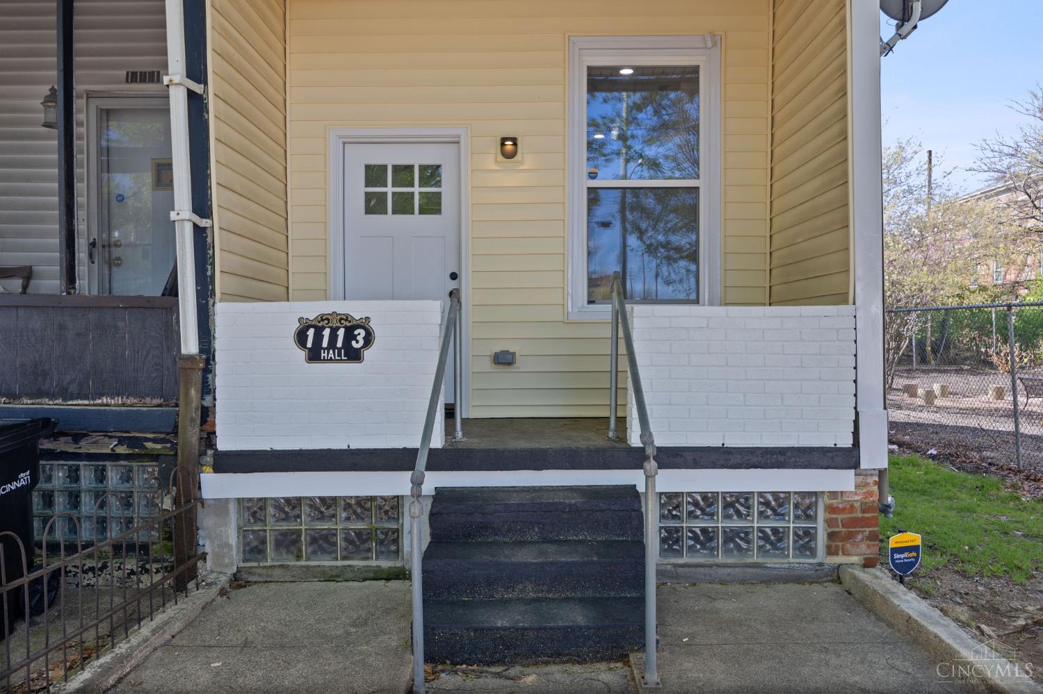 1113 Bank Street