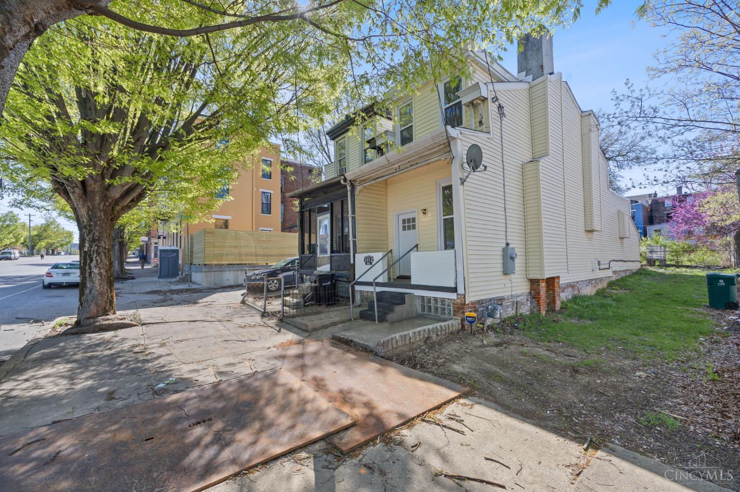 1113 Bank Street