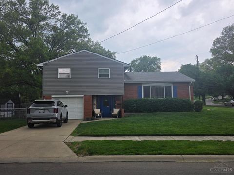 Photo of 3352 Palmhill Ln, Cincinnati, OH 45239 (MLS # 1875899)
