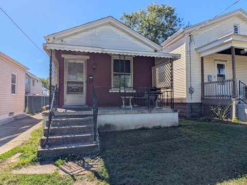 Photo of 1813 Ridgeway Avenue, Norwood, OH 45212 (MLS # 1859164)