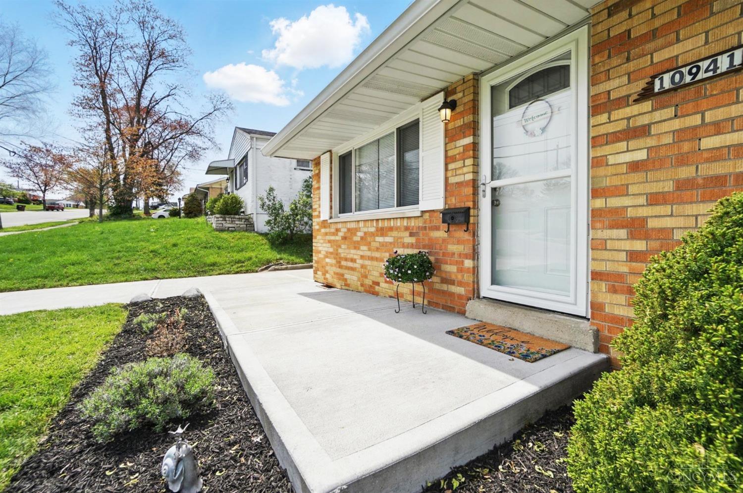 10941 Sharondale Road, Sharonville, Ohio image 3