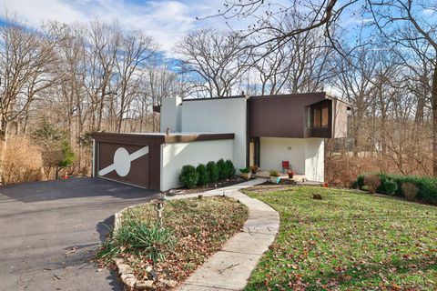 Photo of 8288 Bridle Road, Anderson Township, OH 45244 (MLS # 1865249)