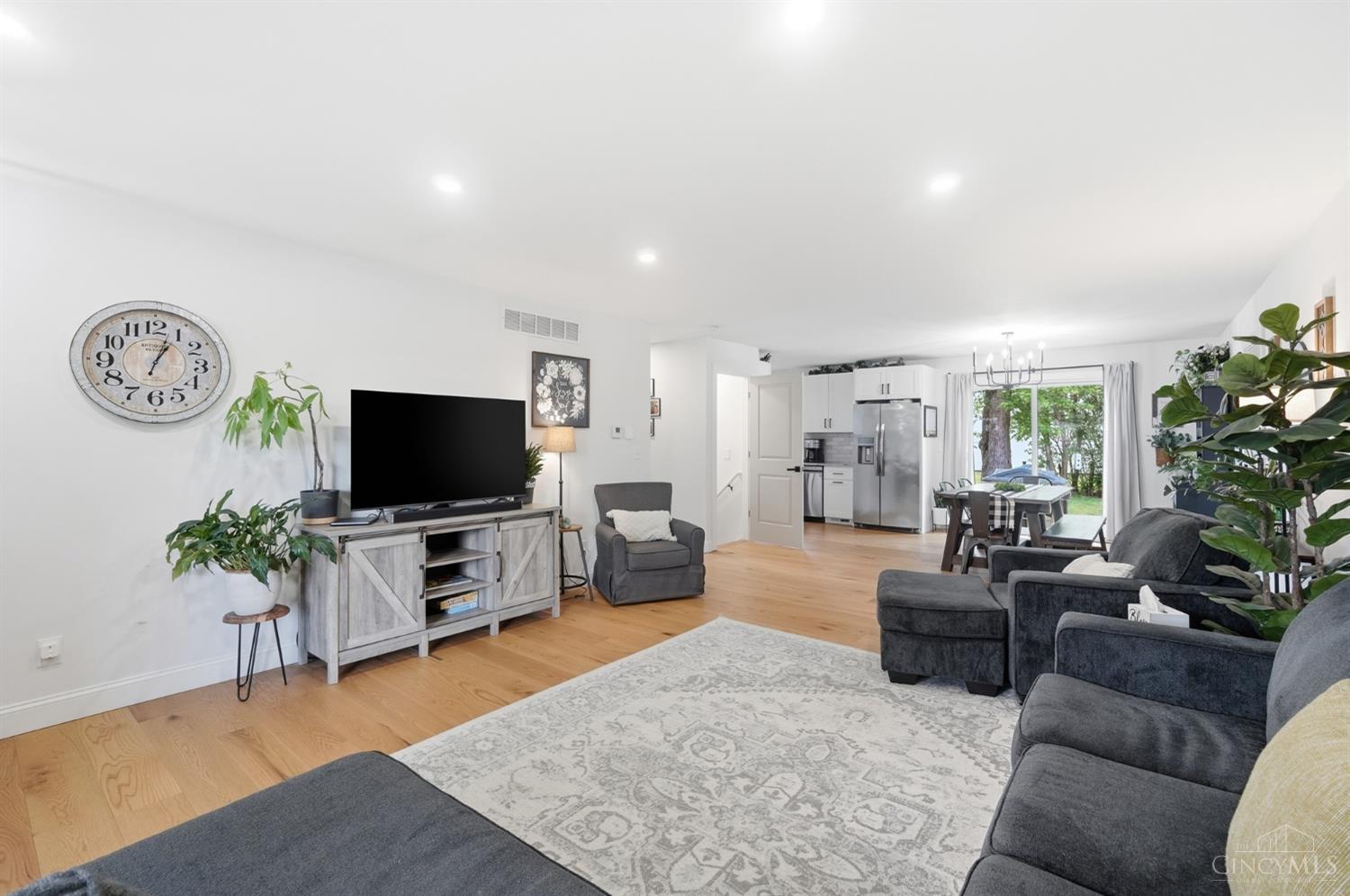 5223 Chateau Way