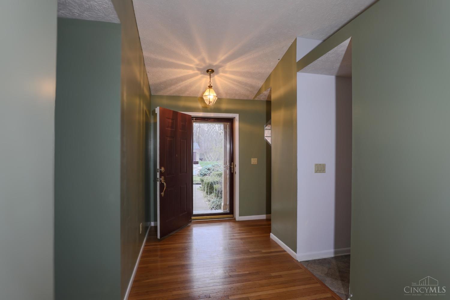 12190 Kilbride Drive, Colerain Twp, Ohio image 8