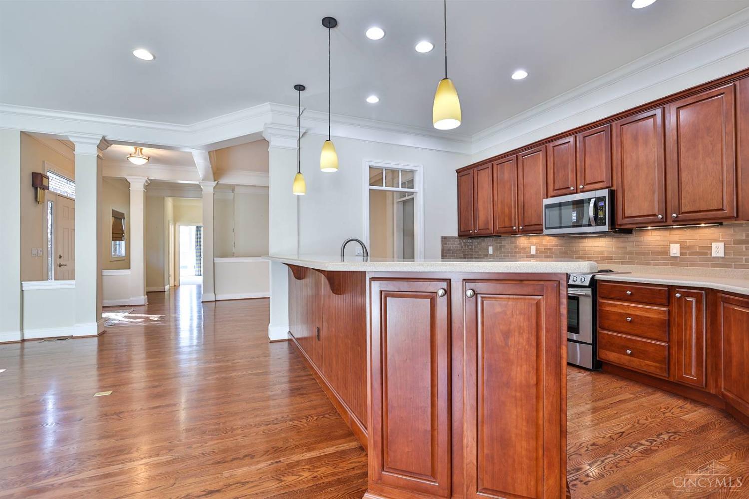 128 Village Gate Lane, Montgomery, Ohio image 12