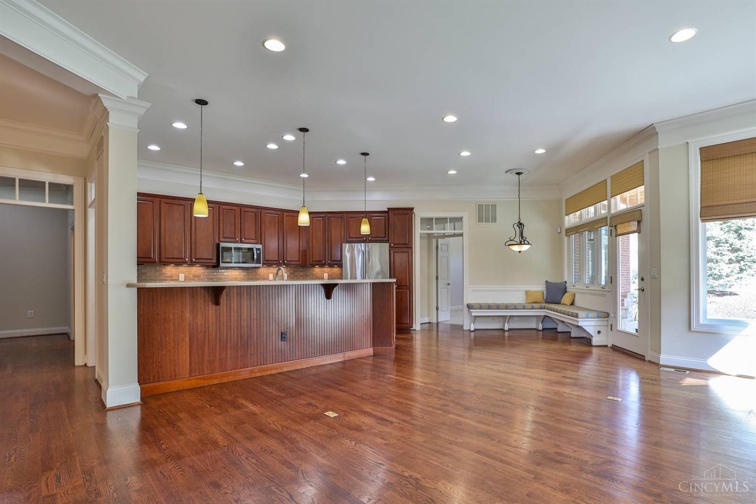 128 Village Gate Lane, Montgomery, Ohio image 13