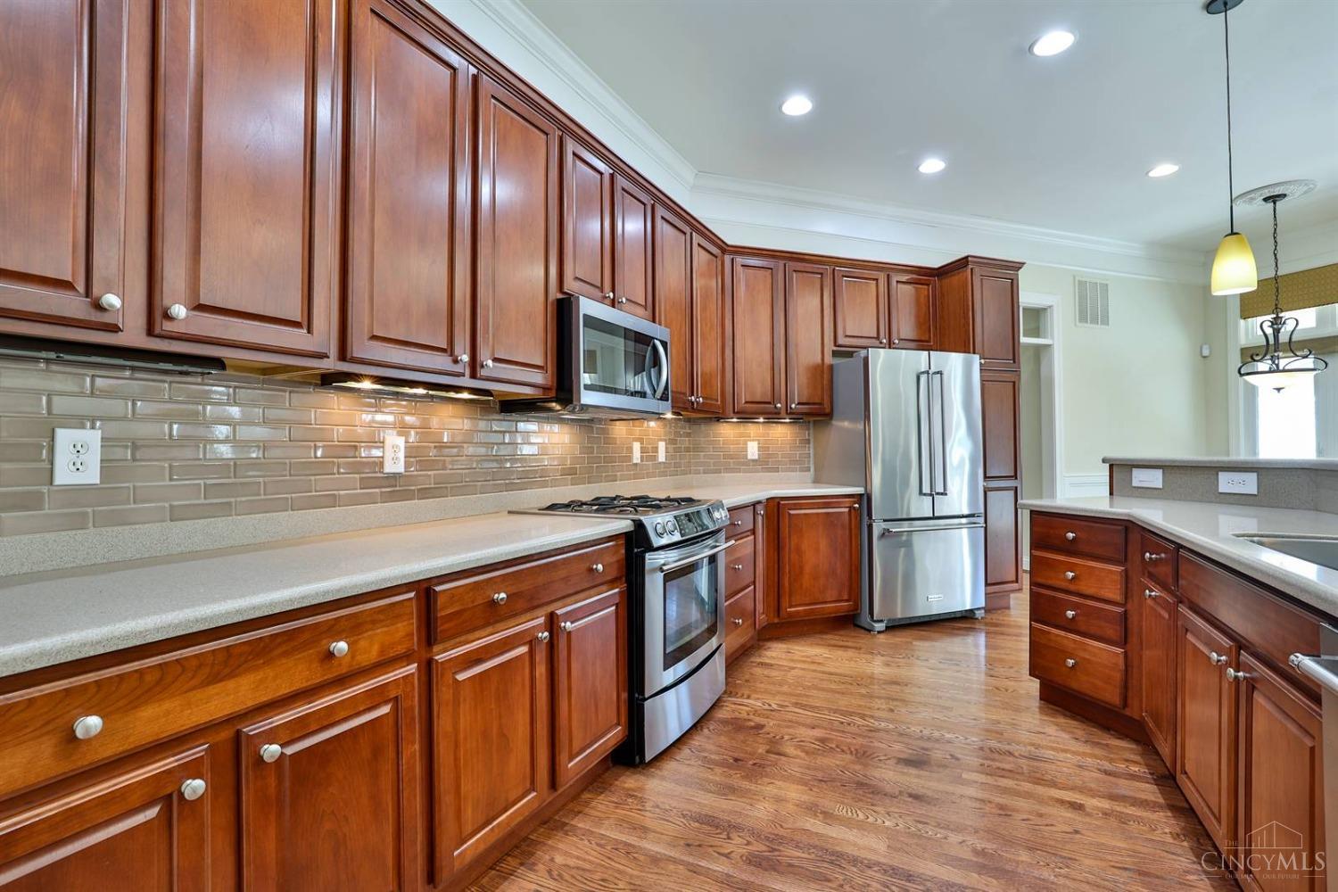 128 Village Gate Lane, Montgomery, Ohio image 11