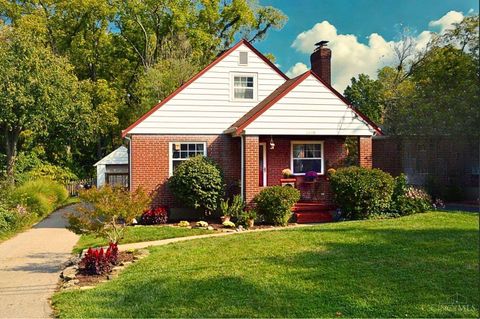 Photo of 6618 Glade Avenue, Cincinnati, OH 45230 (MLS # 1860737)