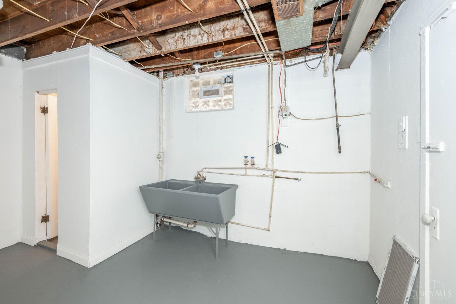 2413 Ferguson Road, Cincinnati, Ohio image 36
