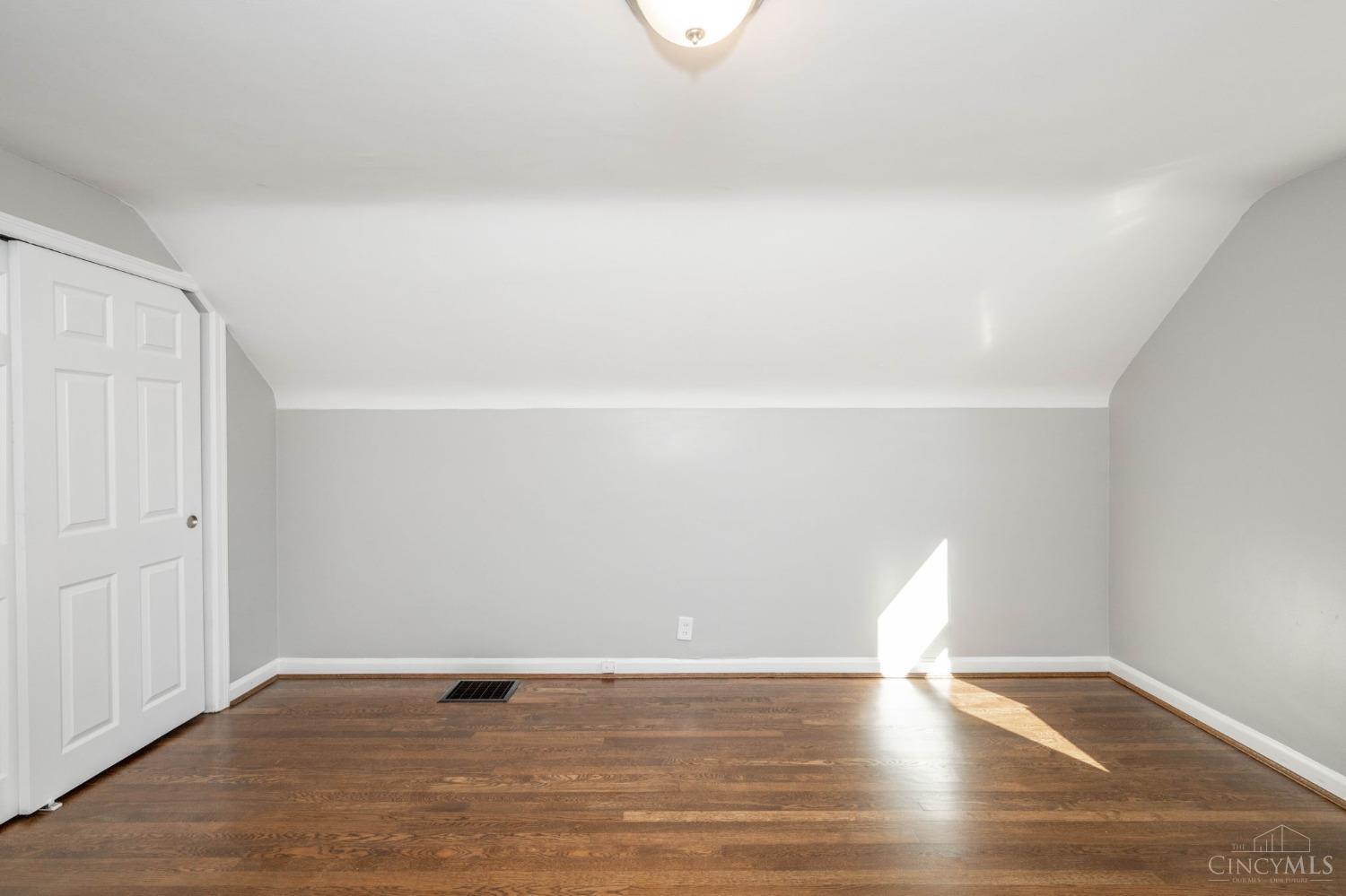 2413 Ferguson Road, Cincinnati, Ohio image 27