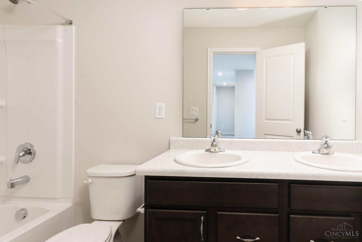 6054 Foothills Drive, Harrison, Ohio image 30