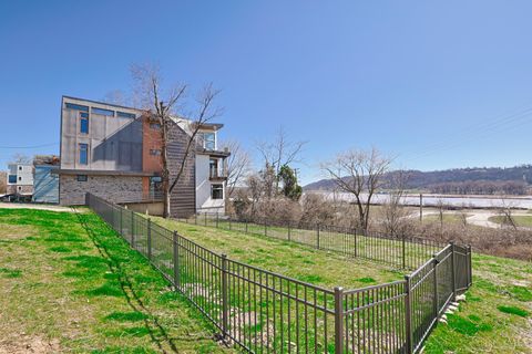 Photo of 2828 Hoff Avenue, Cincinnati, OH 45226 (MLS # 1871131)